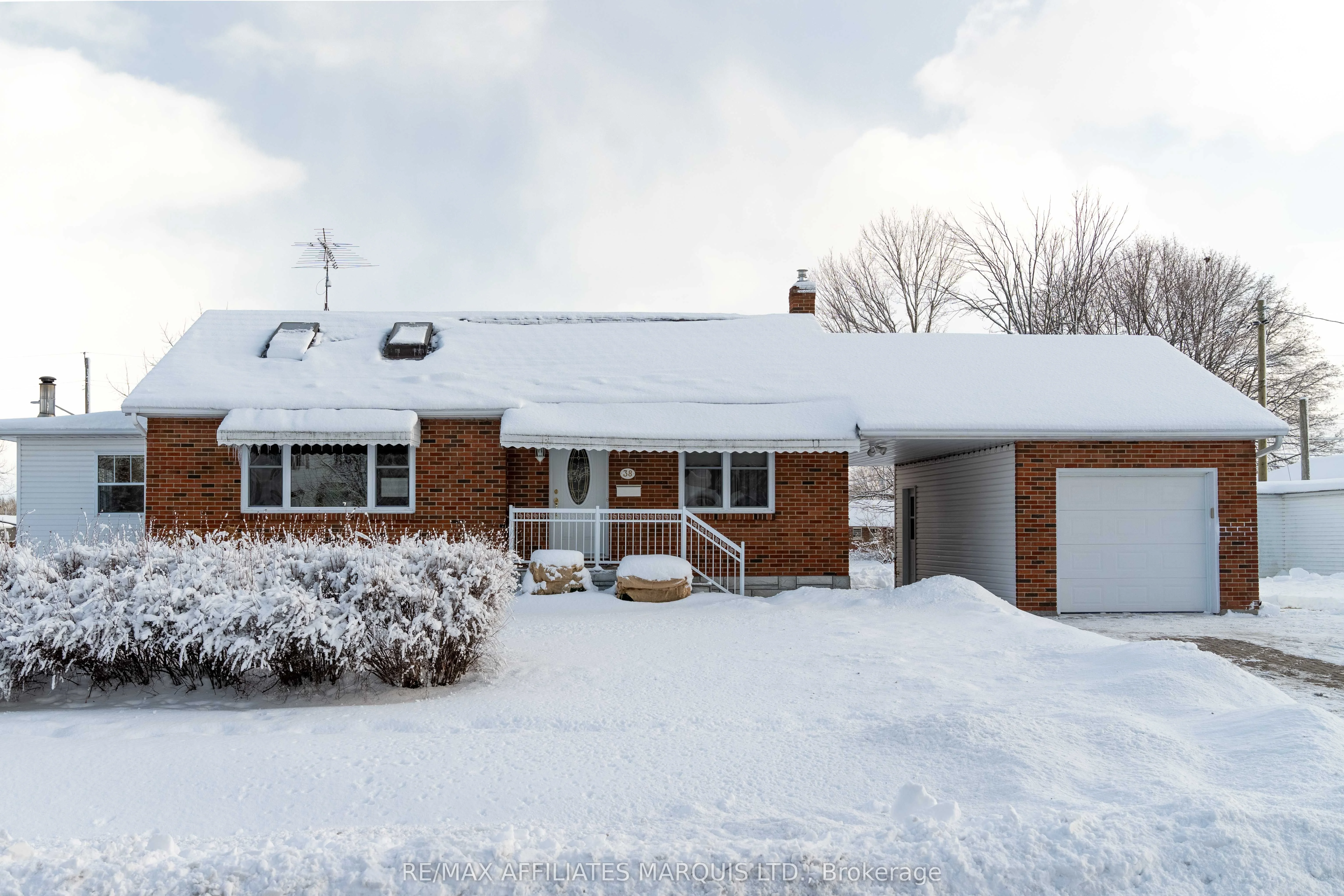 38 Bethune Avenue, South Stormont, ON K0C 1P0