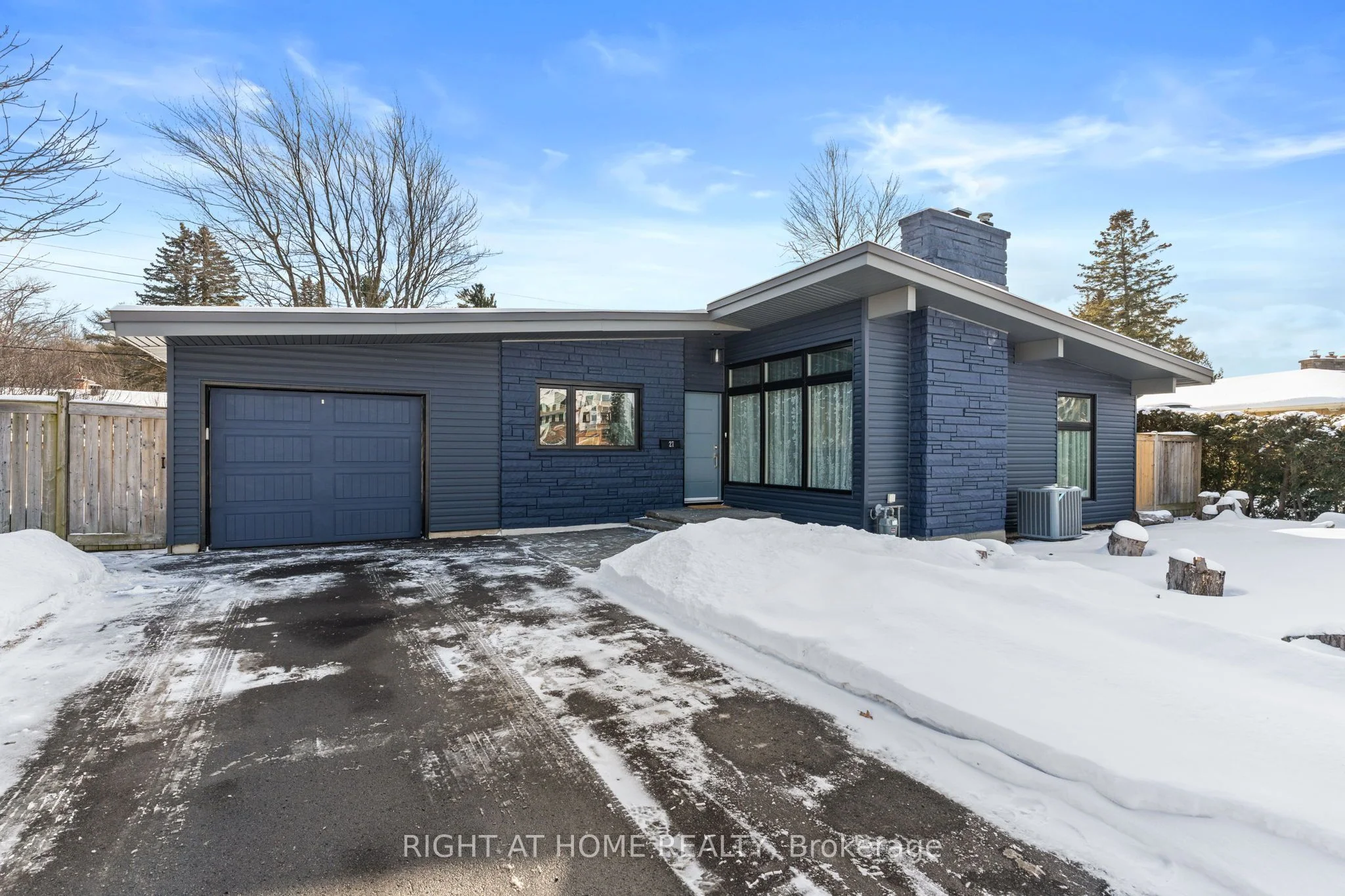 Detached in Bells Corners and South to Fallowfield