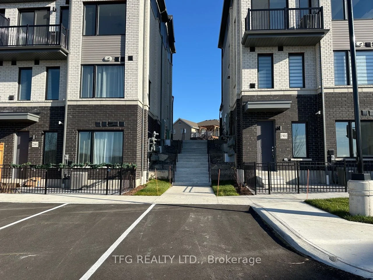160 Densmore Road 1902, Cobourg, ON K9A 4J9