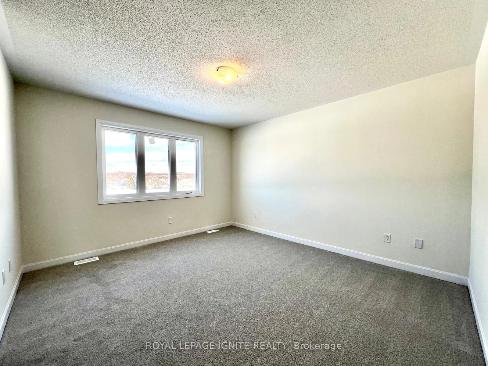 86 Golf Links Drive, Loyalist, ON K0H 1G0
