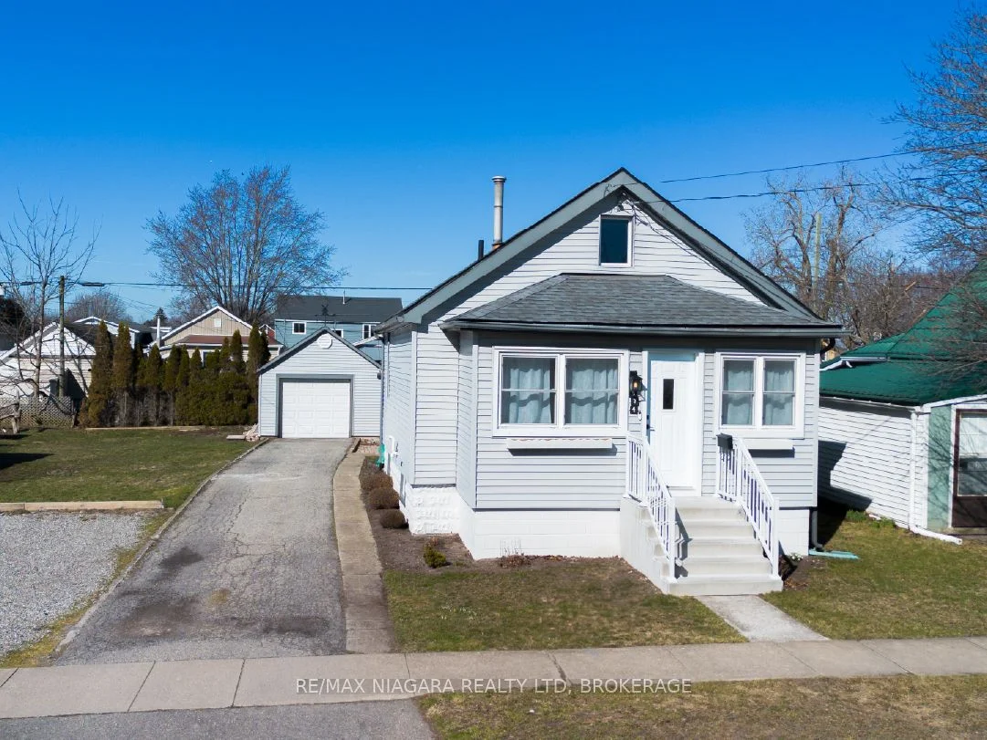 Detached in Port Colborne