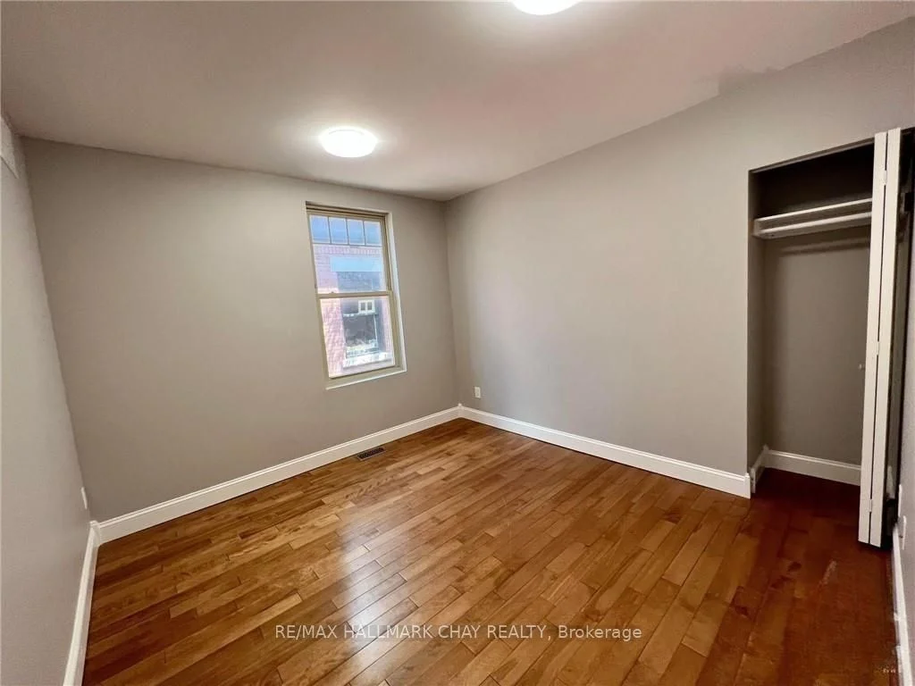 14 Spruce Street, West Centre Town, ON K1R 6N7