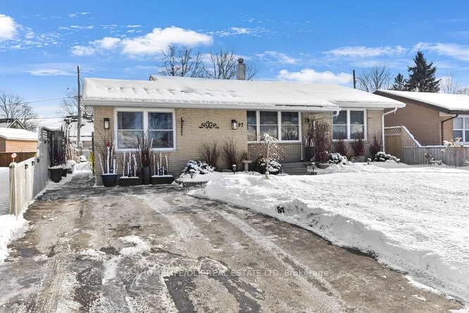 Detached in Brockville