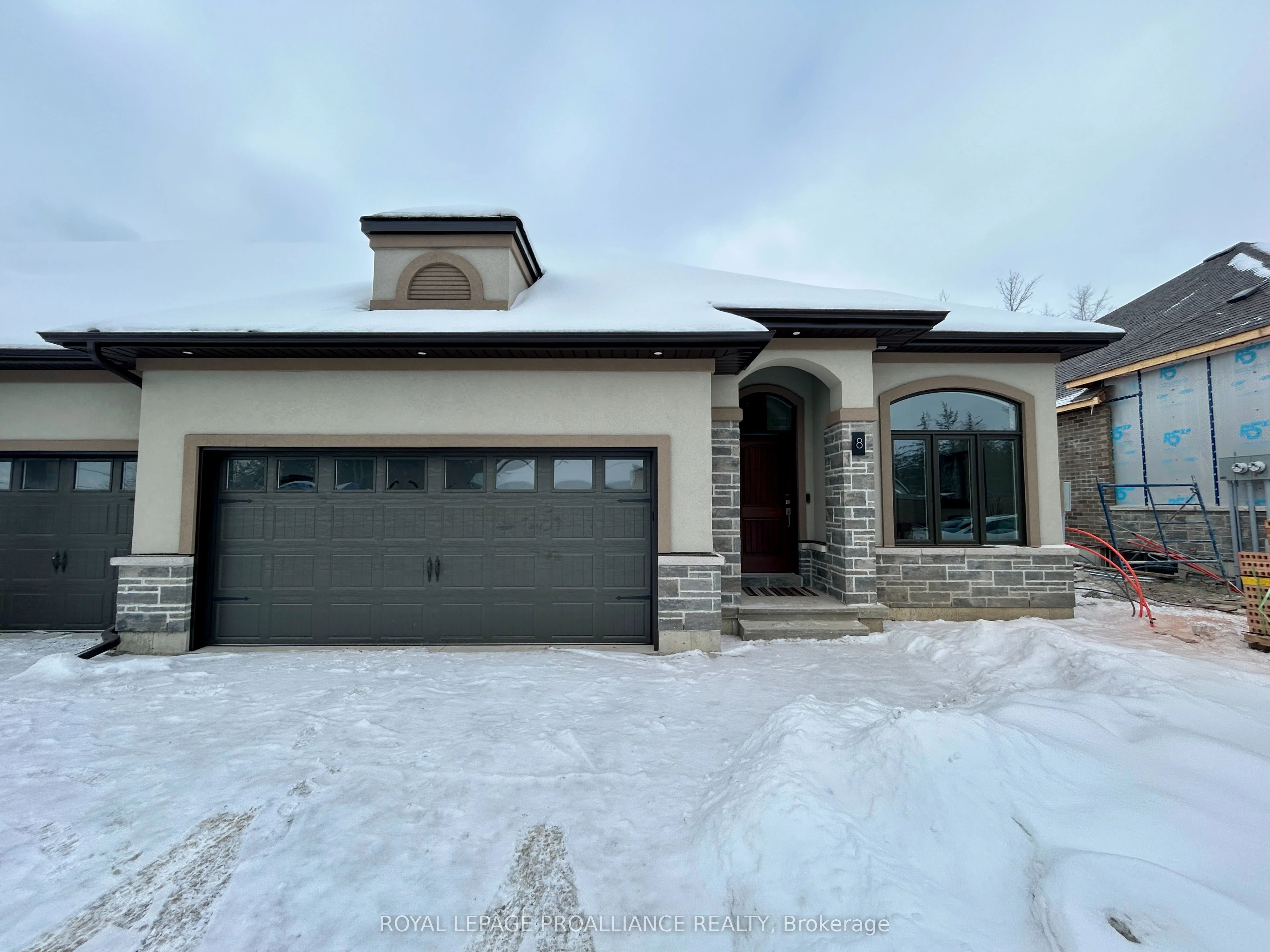 Condo Townhouse in Belleville