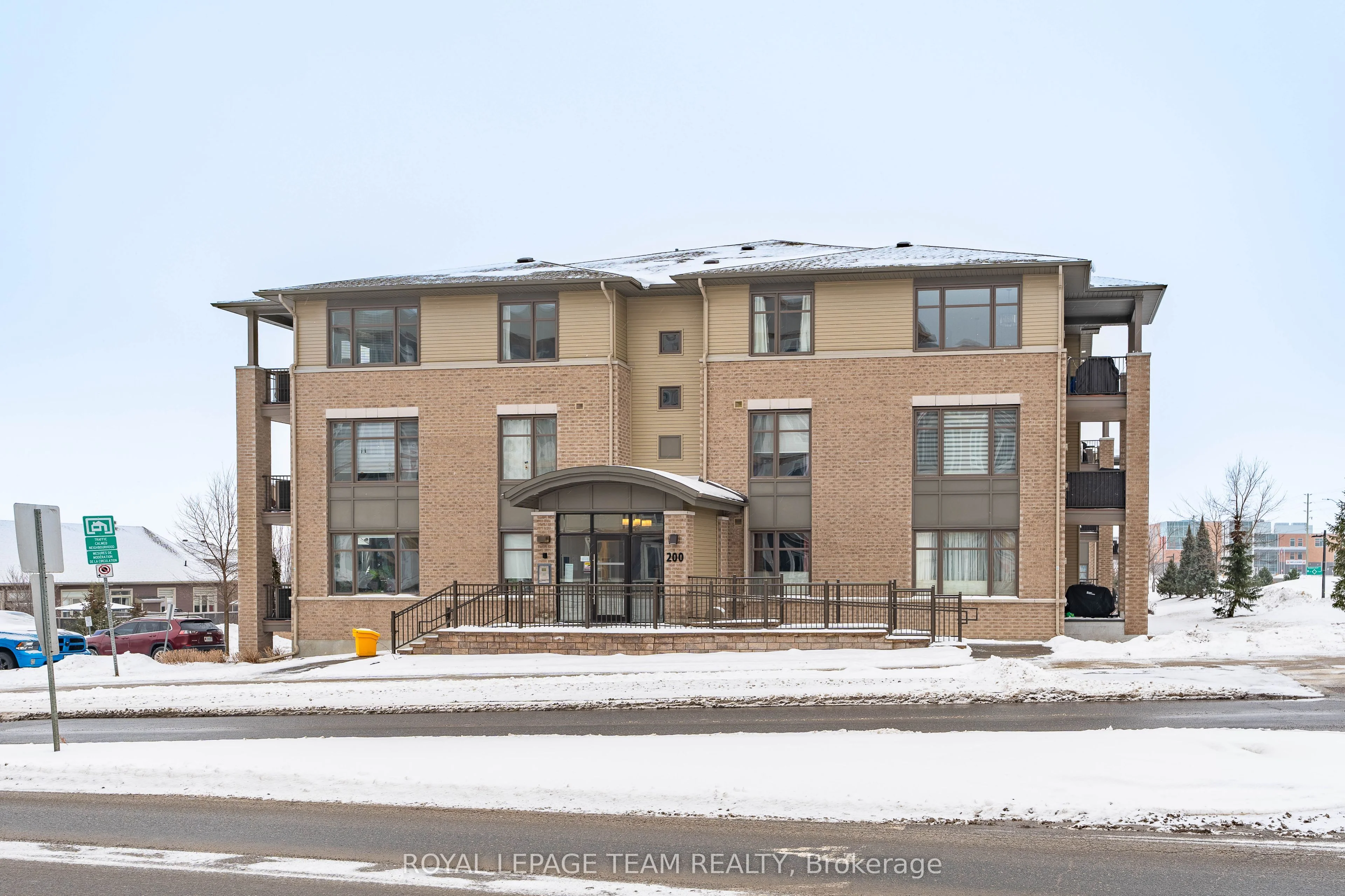 Condo Apartment in Kanata