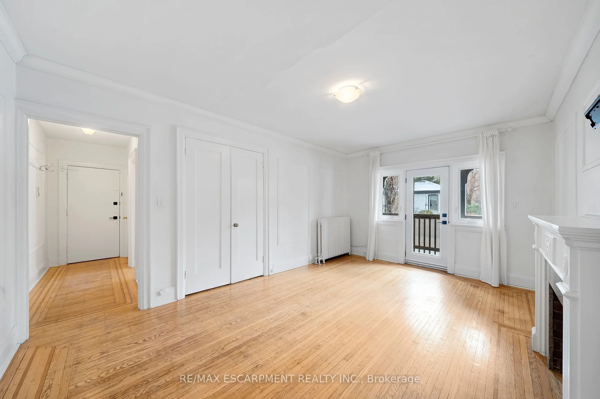 Condo Apartment in Hamilton