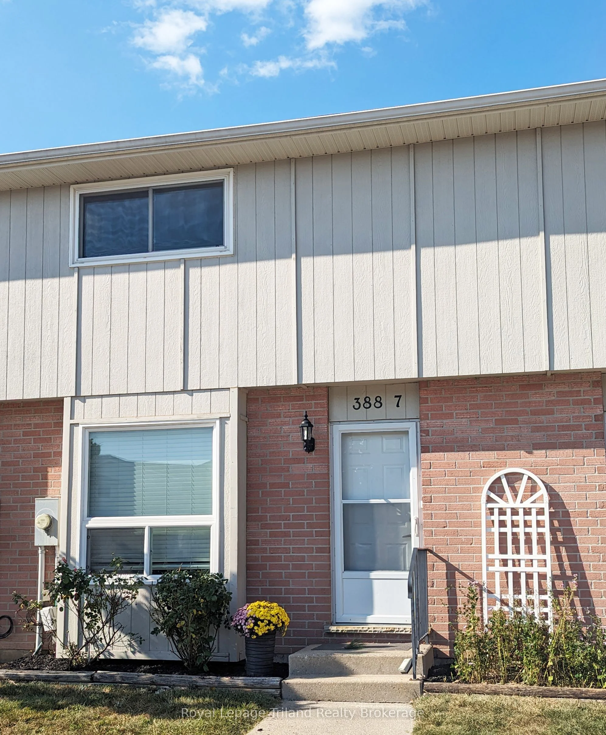 Condo Townhouse in Woodstock