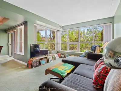 Common Element Condo in St. Catharines