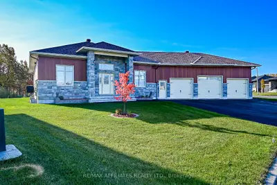 Detached in Casselman