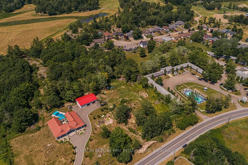 790 King Street W, Gananoque, ON K7G 1H3