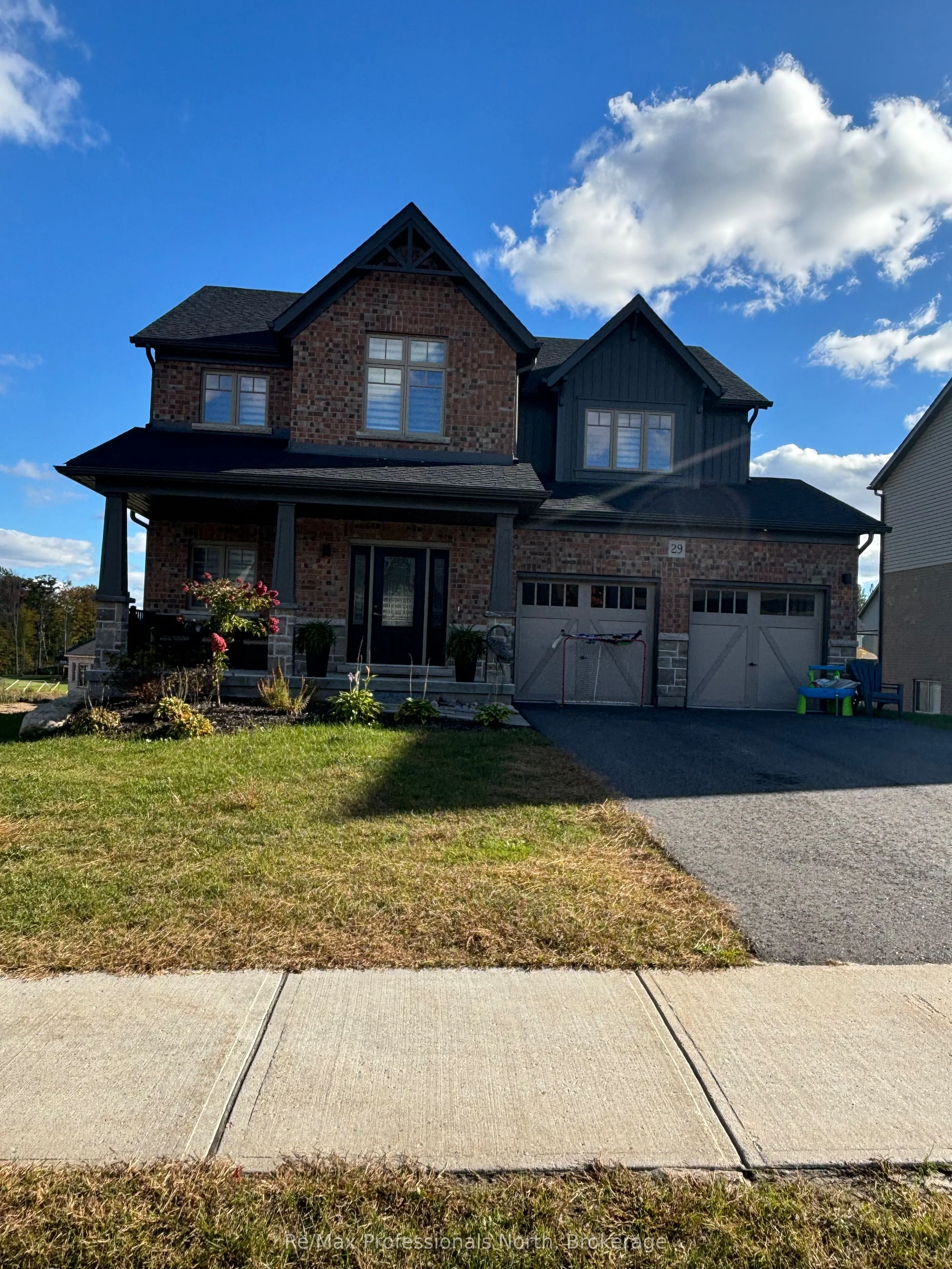 29 Woodstream Drive, Huntsville, On P1h 0b7