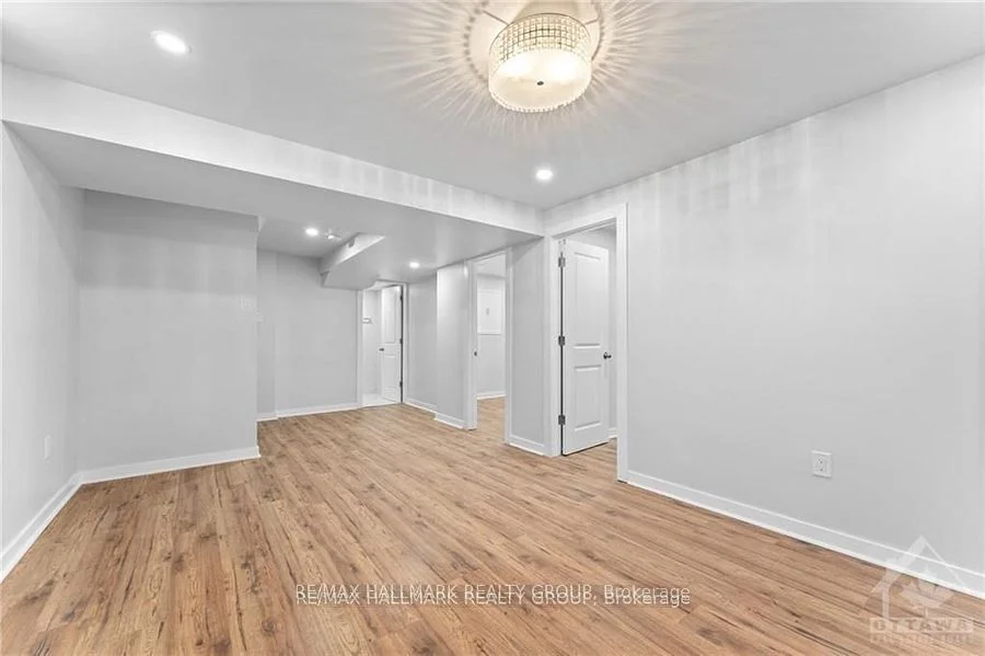 366 Pickford Drive, Kanata, ON K2L 3P1