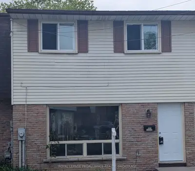Condo Townhouse in Kingston