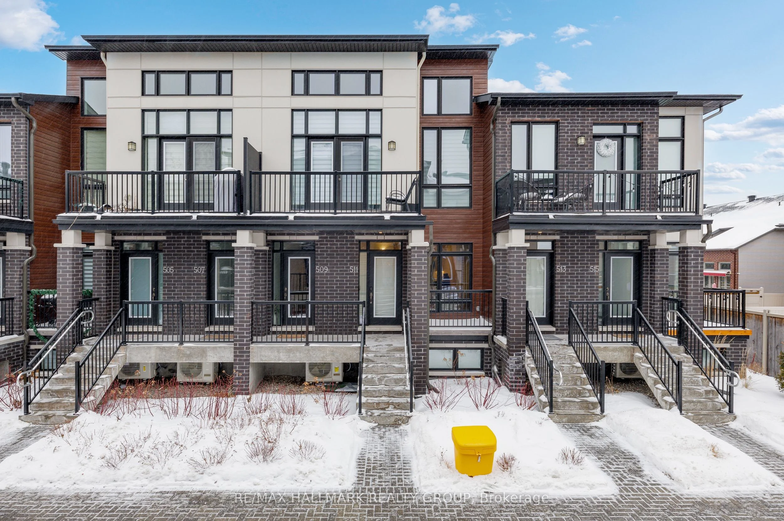 511 Crescendo Private Street E 48, Blossom Park - Airport And Area, On K1x 0e4