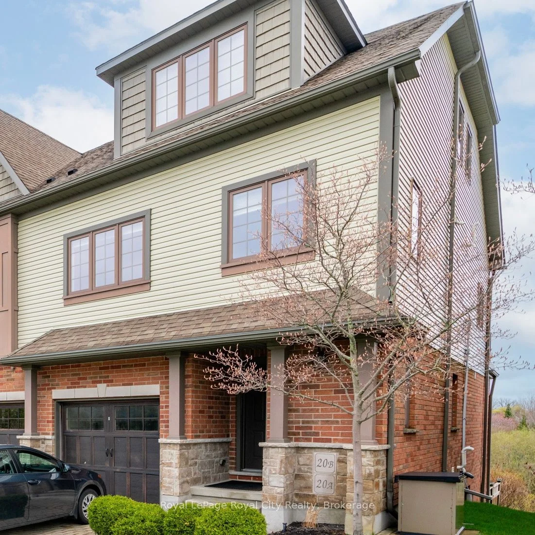 Condo Townhouse in Guelph