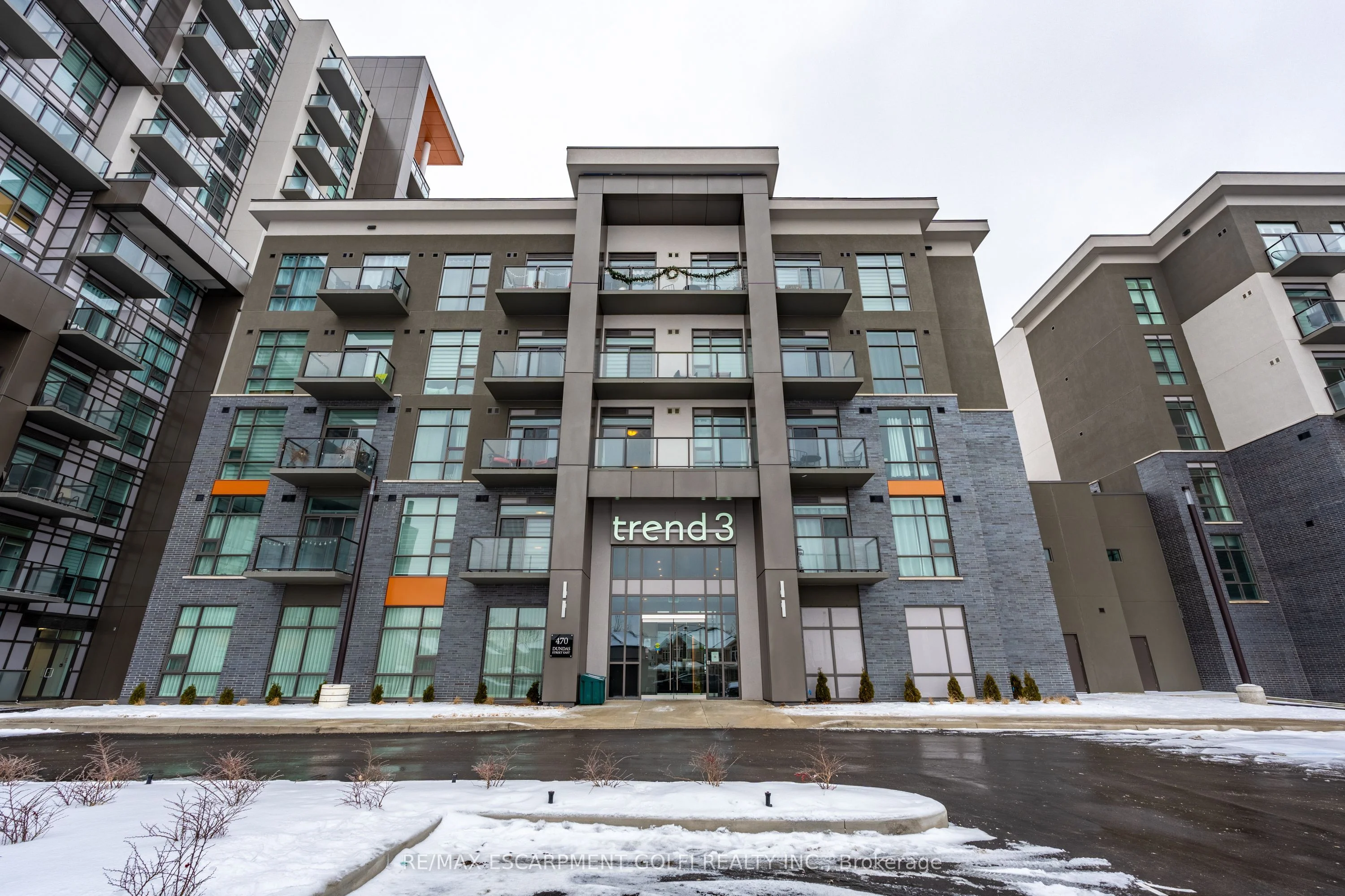 Condo Apartment in Hamilton