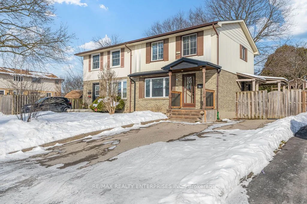 Semi-Detached in London South