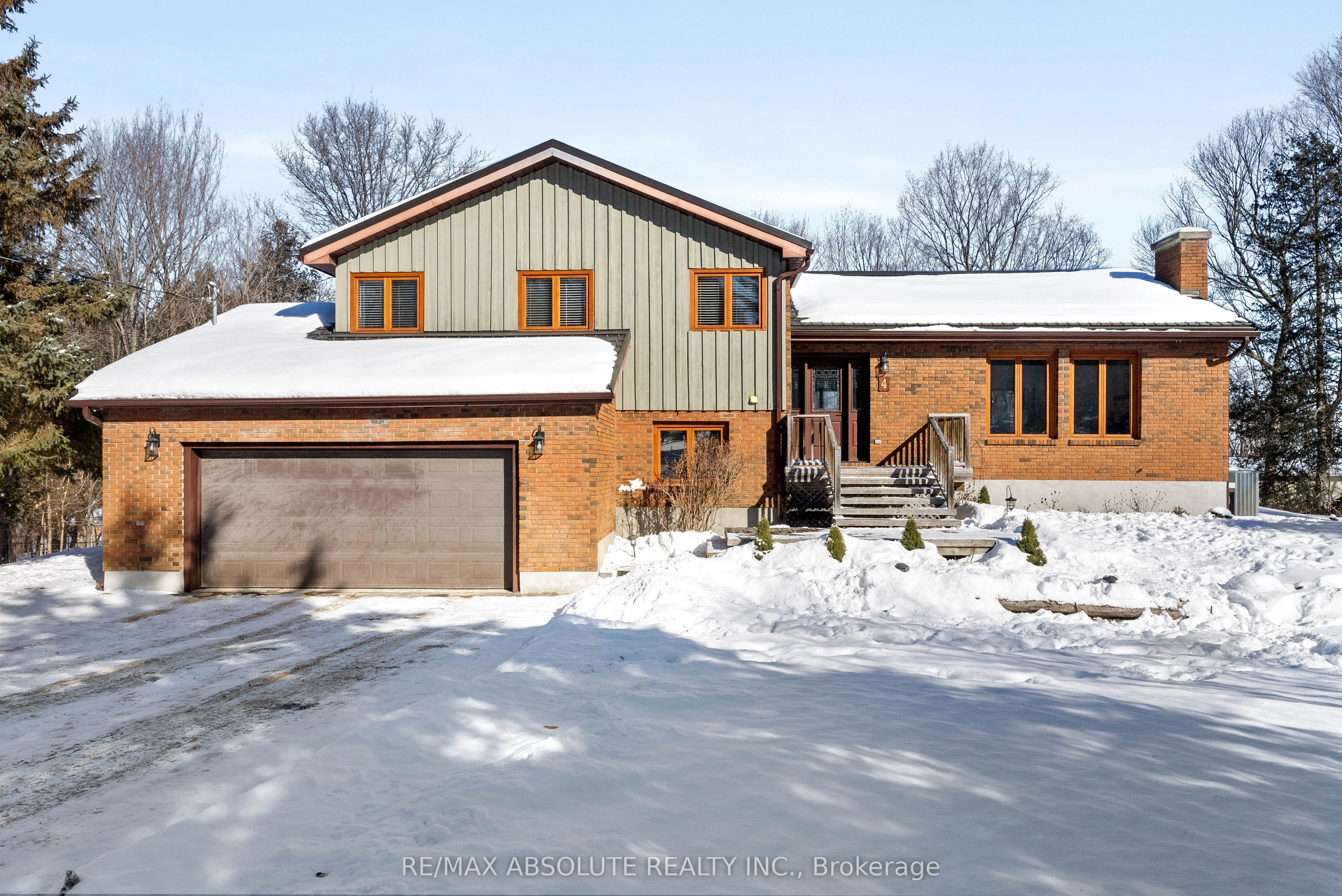 Detached in McNab/Braeside