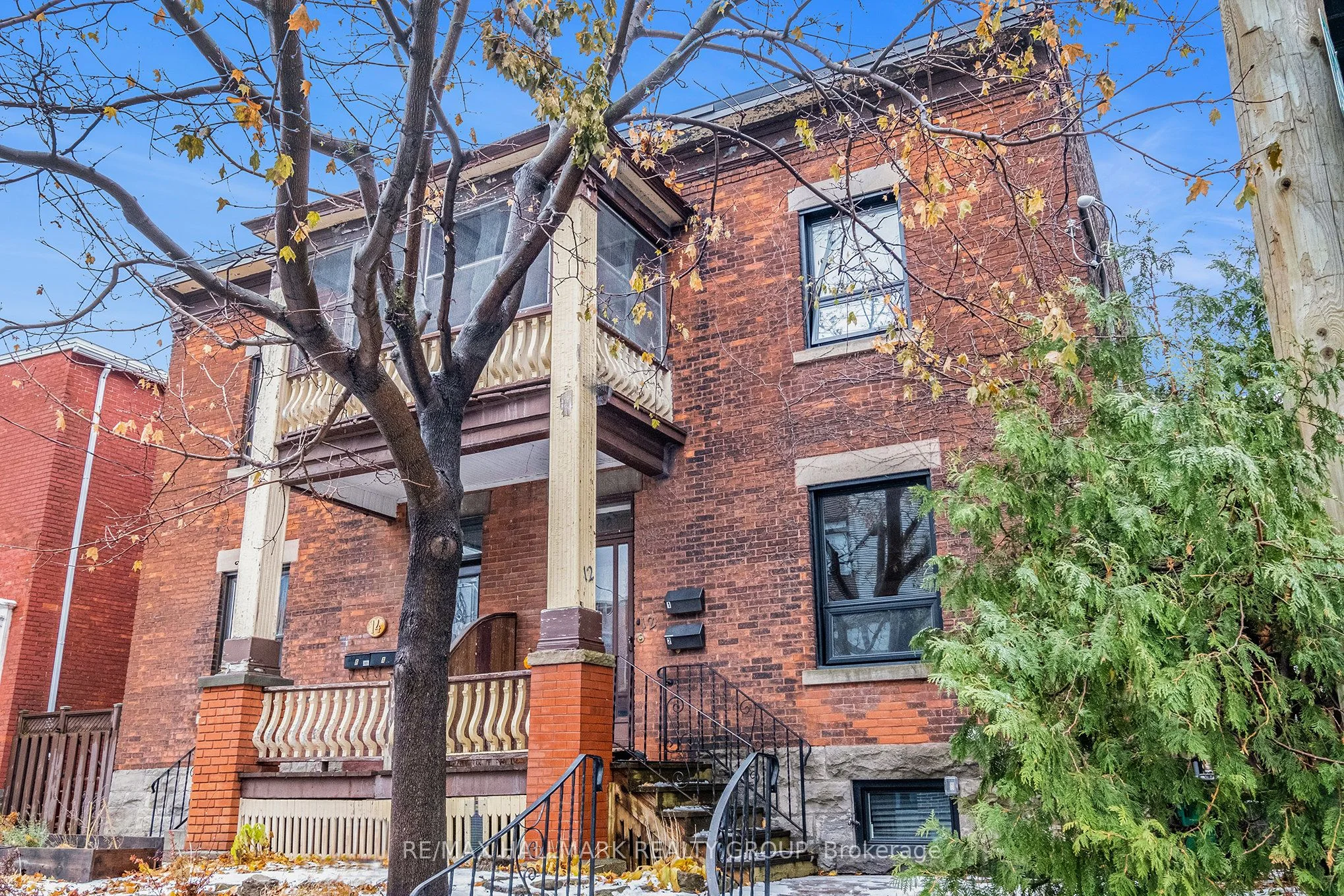 12 Spadina Avenue, West Centre Town, On K1y 2b6