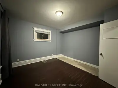 Detached in Niagara Falls