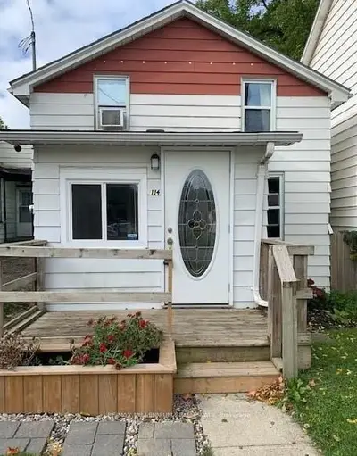 114 Carroll Street, Ingersoll, On N5c 1w2