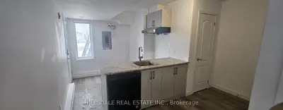 35 Denistoun Street Bachelr, Welland, On L3t 0h6
