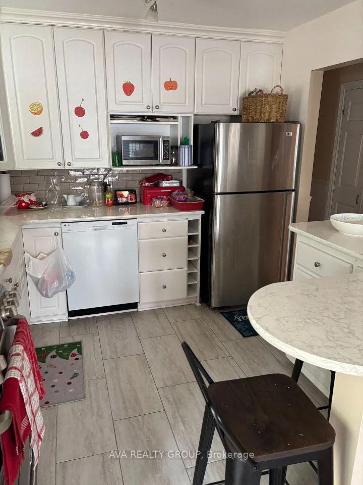 320 W Lanark Avenue, Westboro - Hampton Park, ON K1Z 6R5