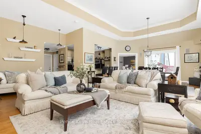 130 Steamship Bay Road 601, Gravenhurst, On P1p 1z9