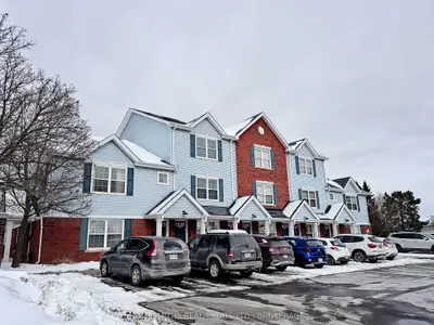 Condo Townhouse in Cobourg