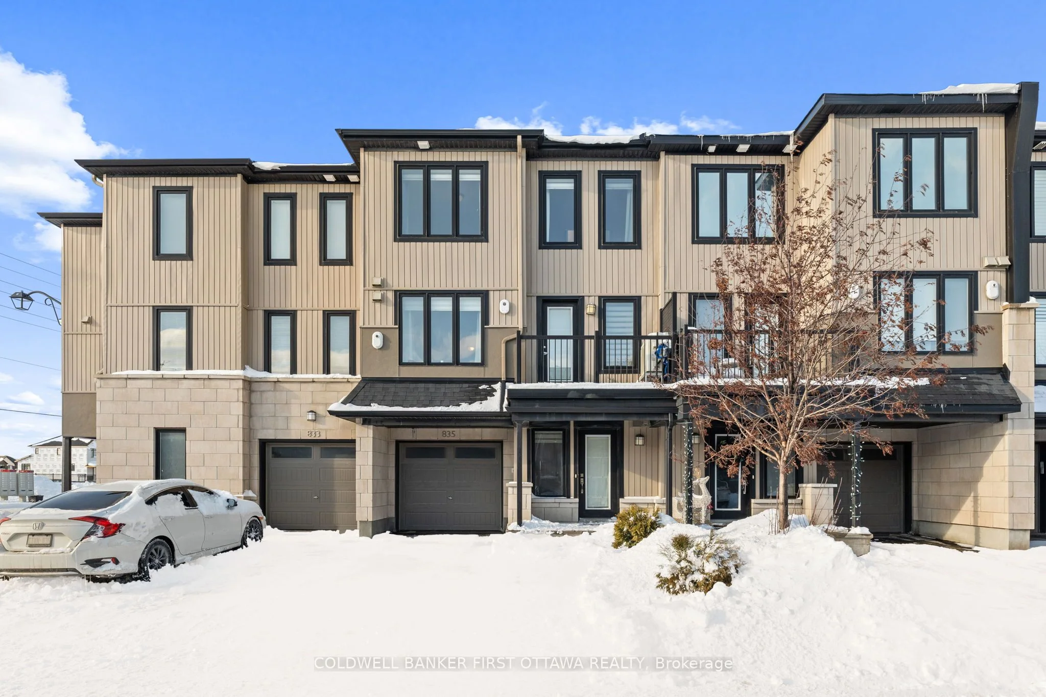 Att/Row/Townhouse in Kanata