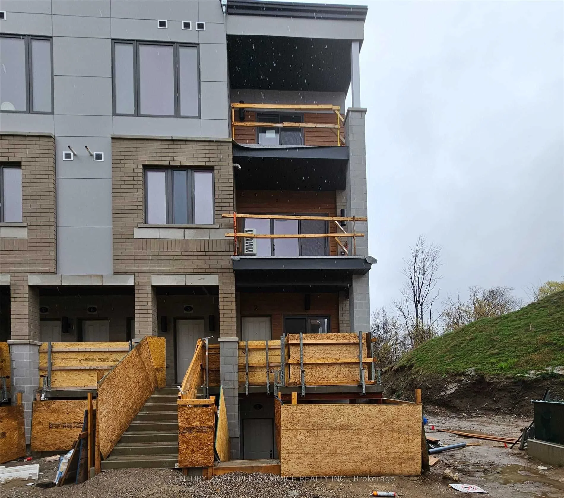 25 Isherwood Avenue A002, Cambridge, On N1r 0e2