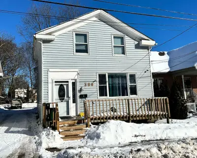 Triplex in Cobourg