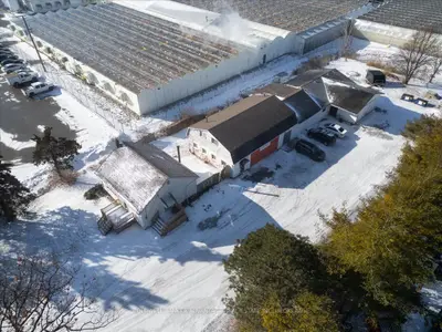Detached in Pelham