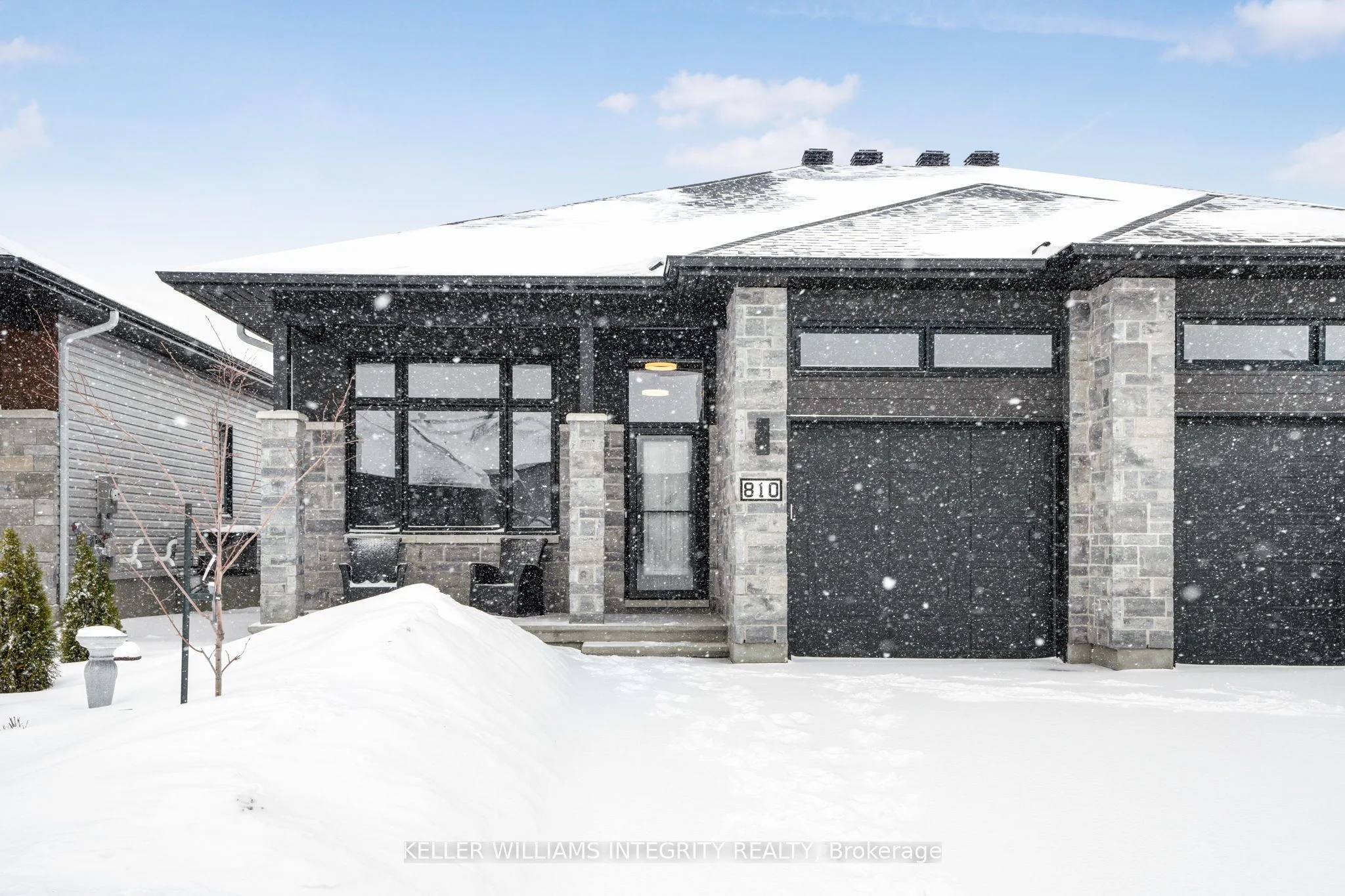 Semi-Detached in Russell