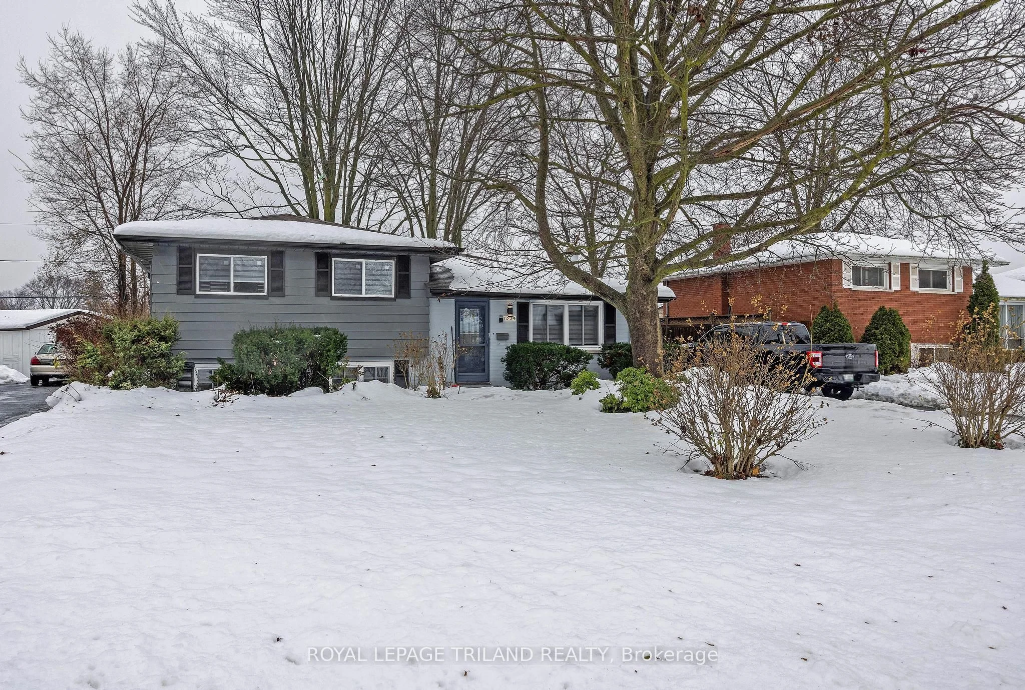 1534 Perth Avenue, London East, On N5v 2m5