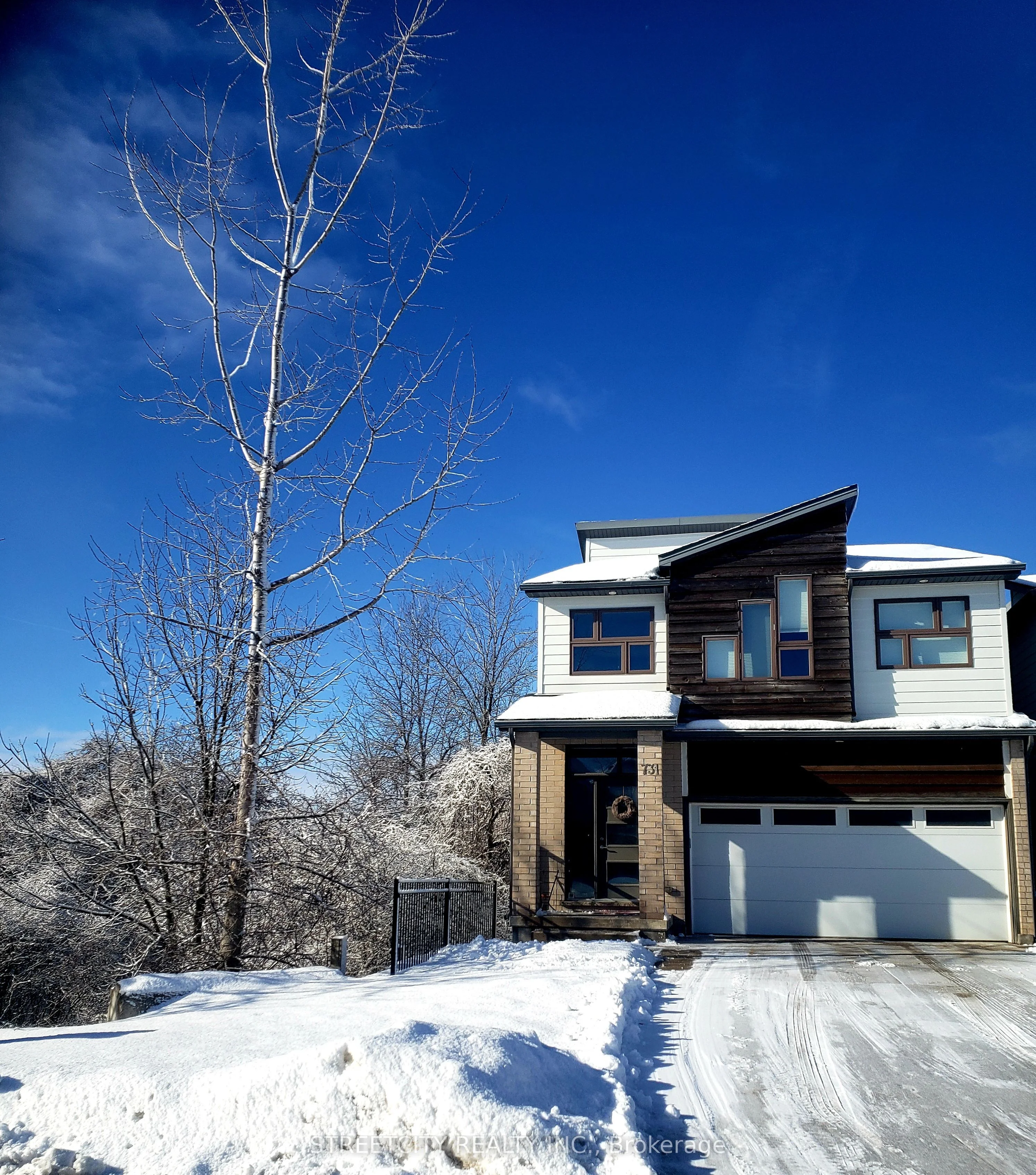 731 Apricot Drive Lower, London South, On N6k 5a7