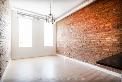 Store W Apt/Office in Hamilton