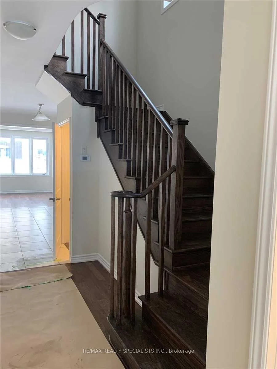 29 Gunn Avenue, Brantford, ON N3T 0V3