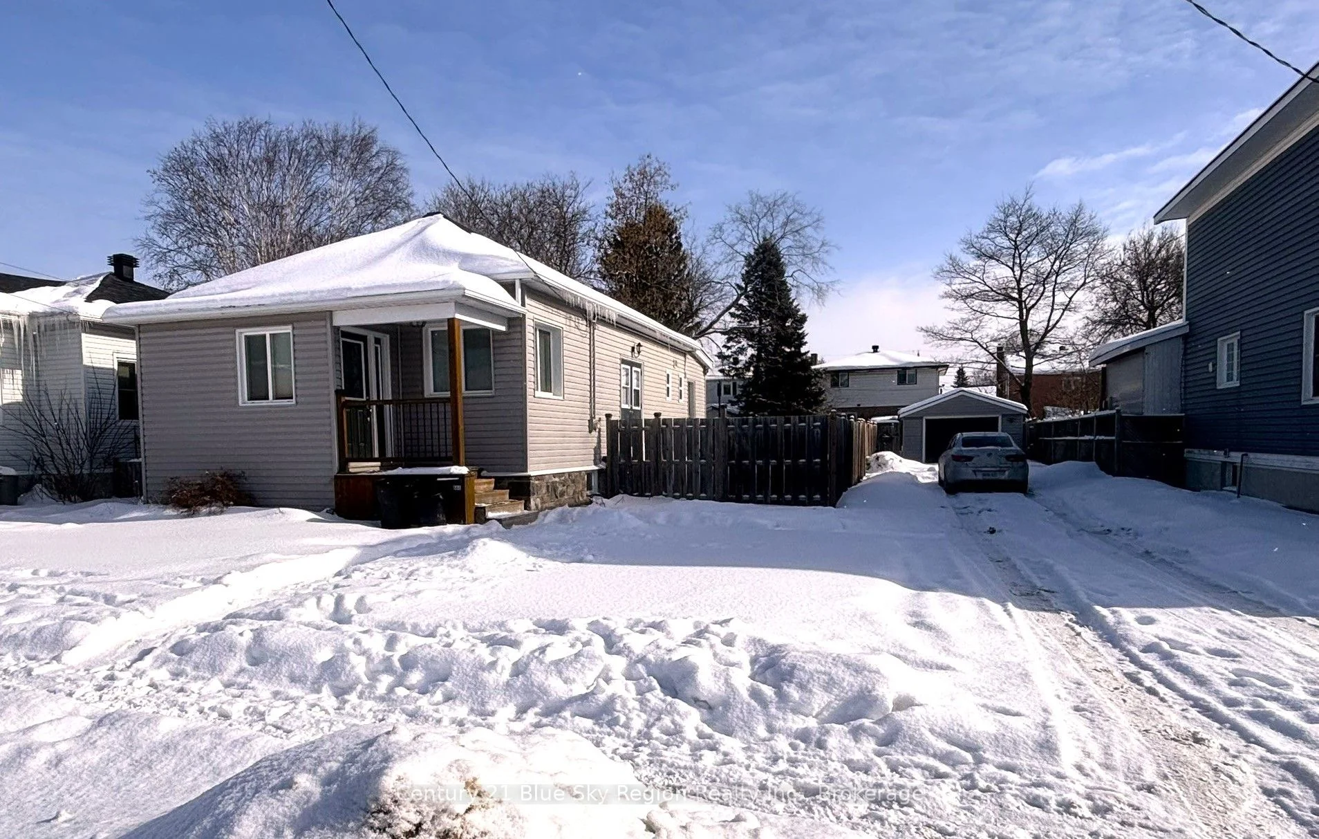 668 Douglas Street, North Bay, On P1b 5n8