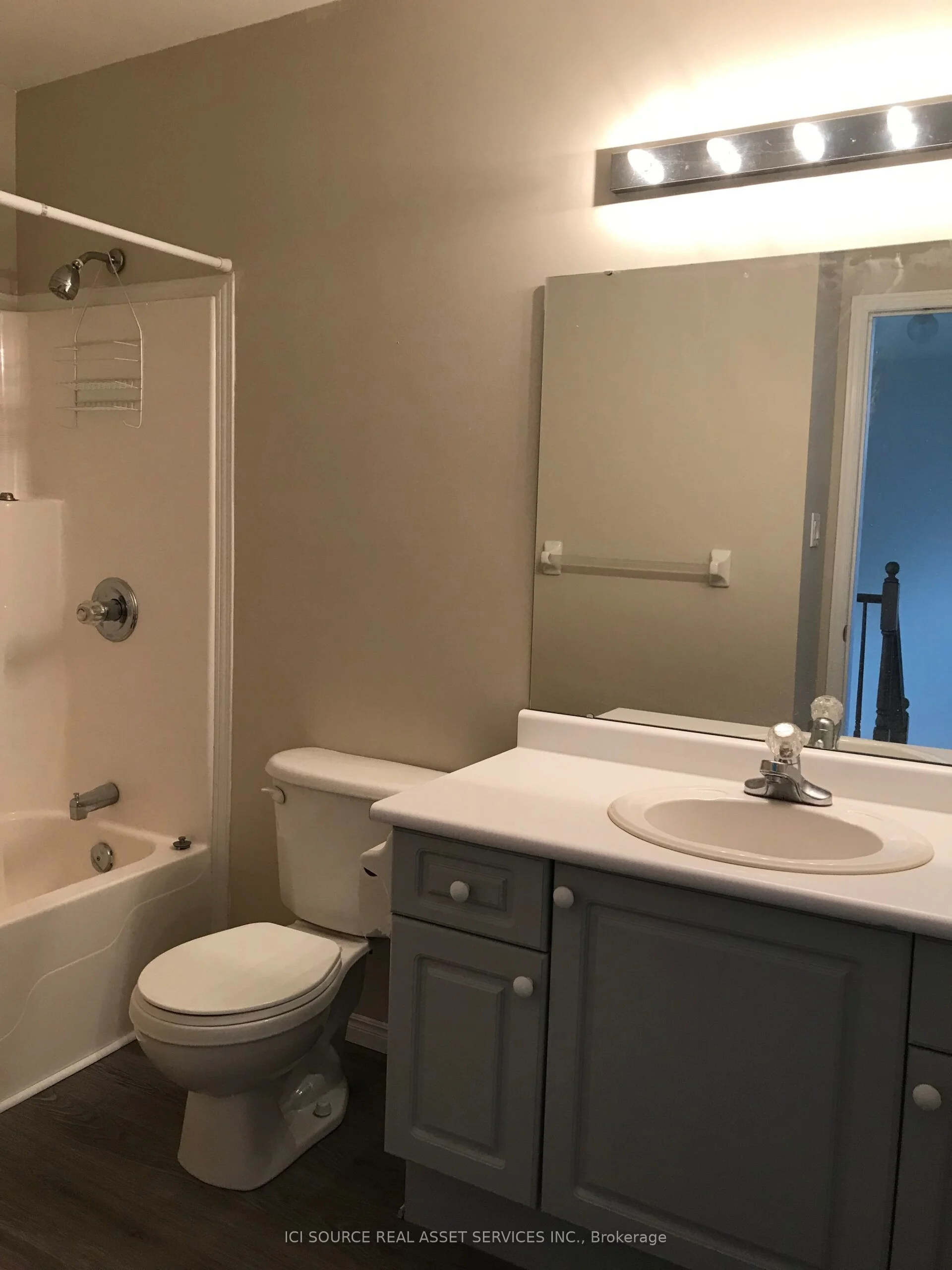 320 Ambleside Drive 37, London North, ON N6G 4Y2
