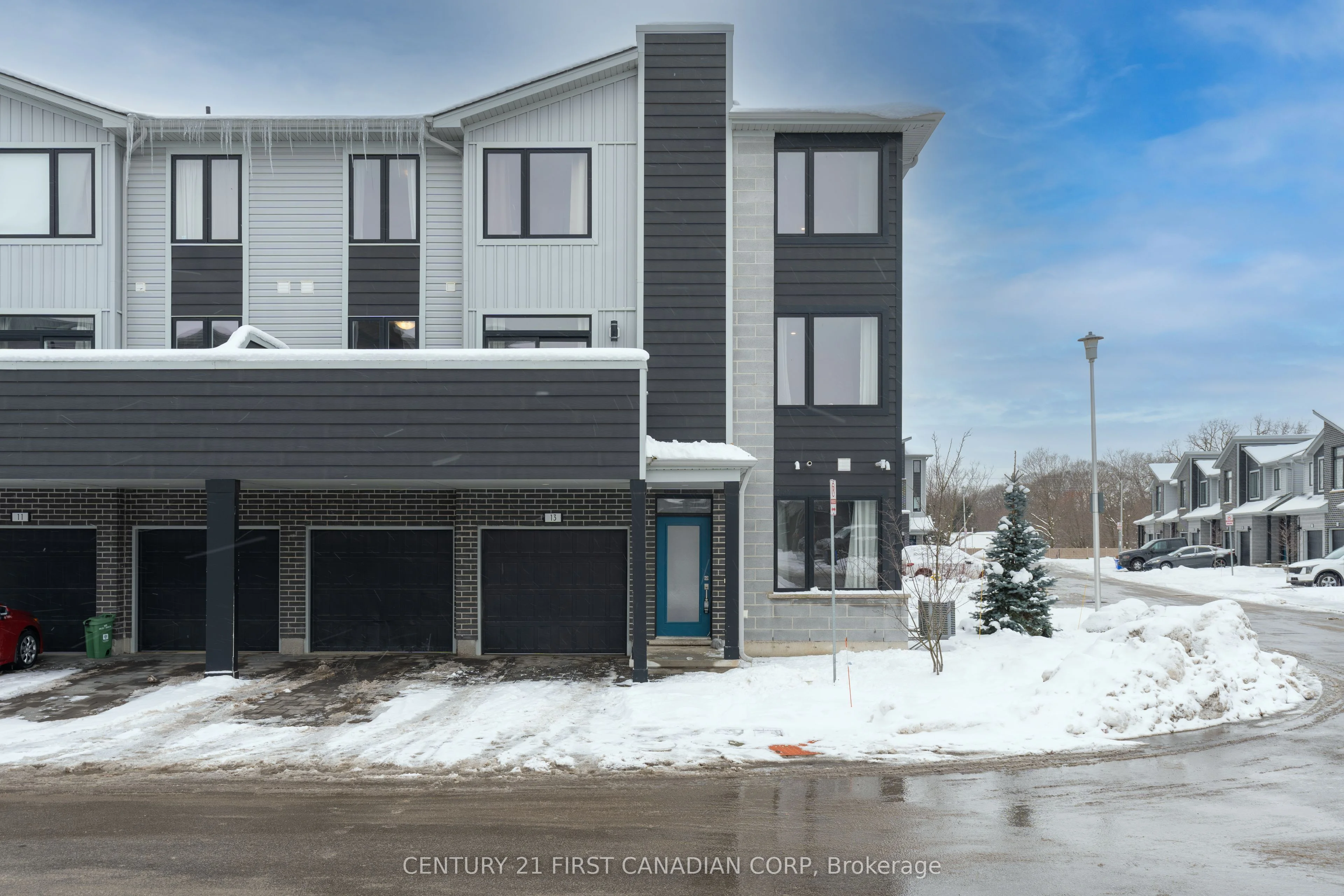 Condo Townhouse in London East
