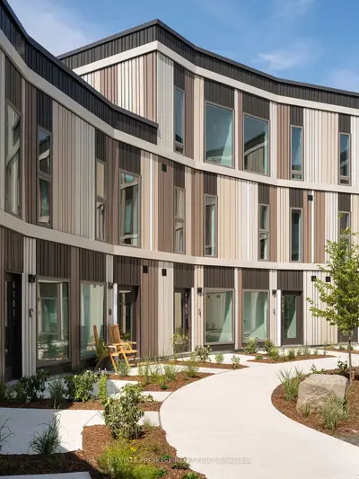 Condo Townhouse in London South