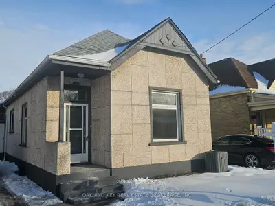 1078 Trafalgar Street, London East, On N5z 1g7