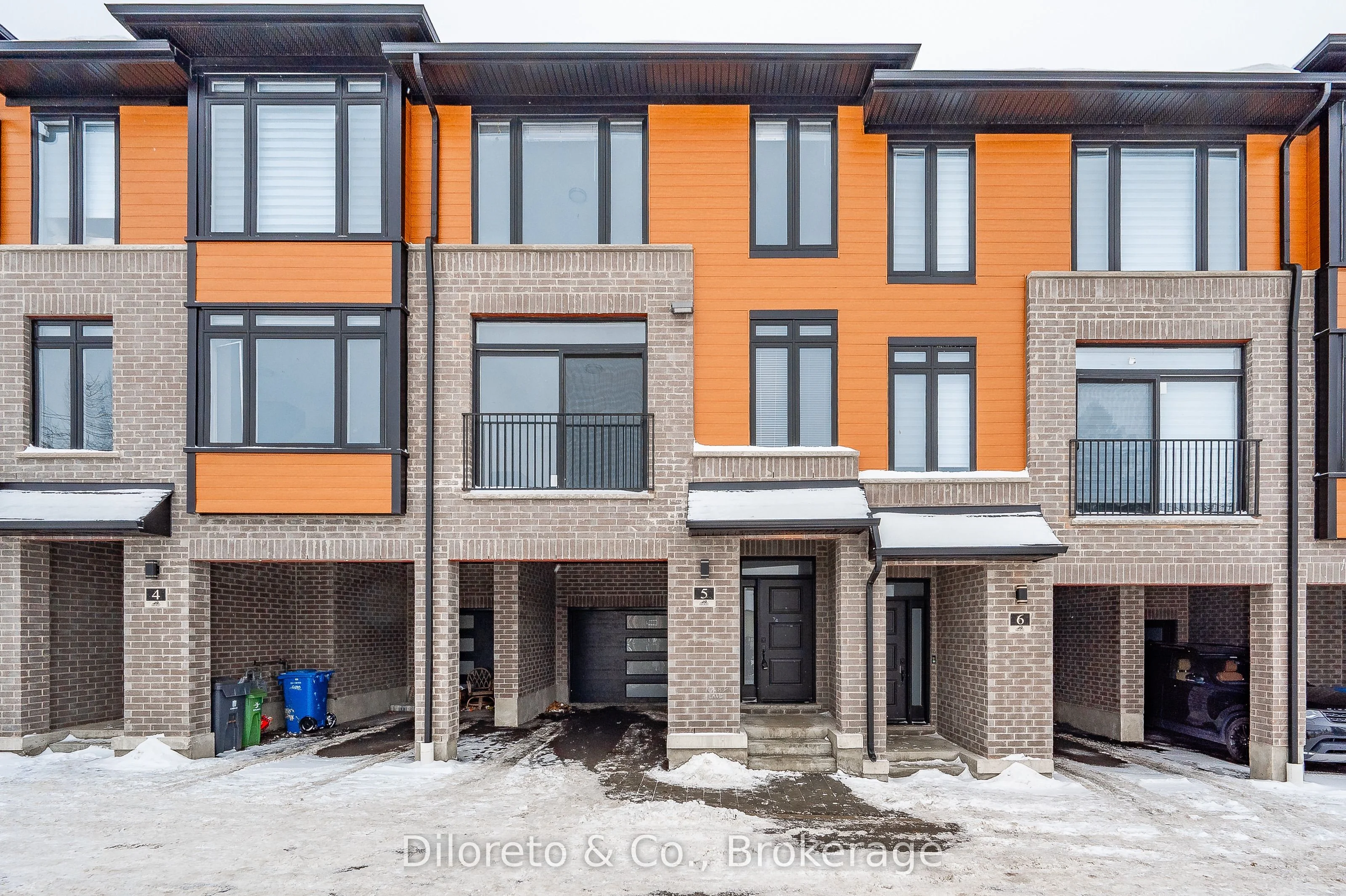 Condo Townhouse in Guelph