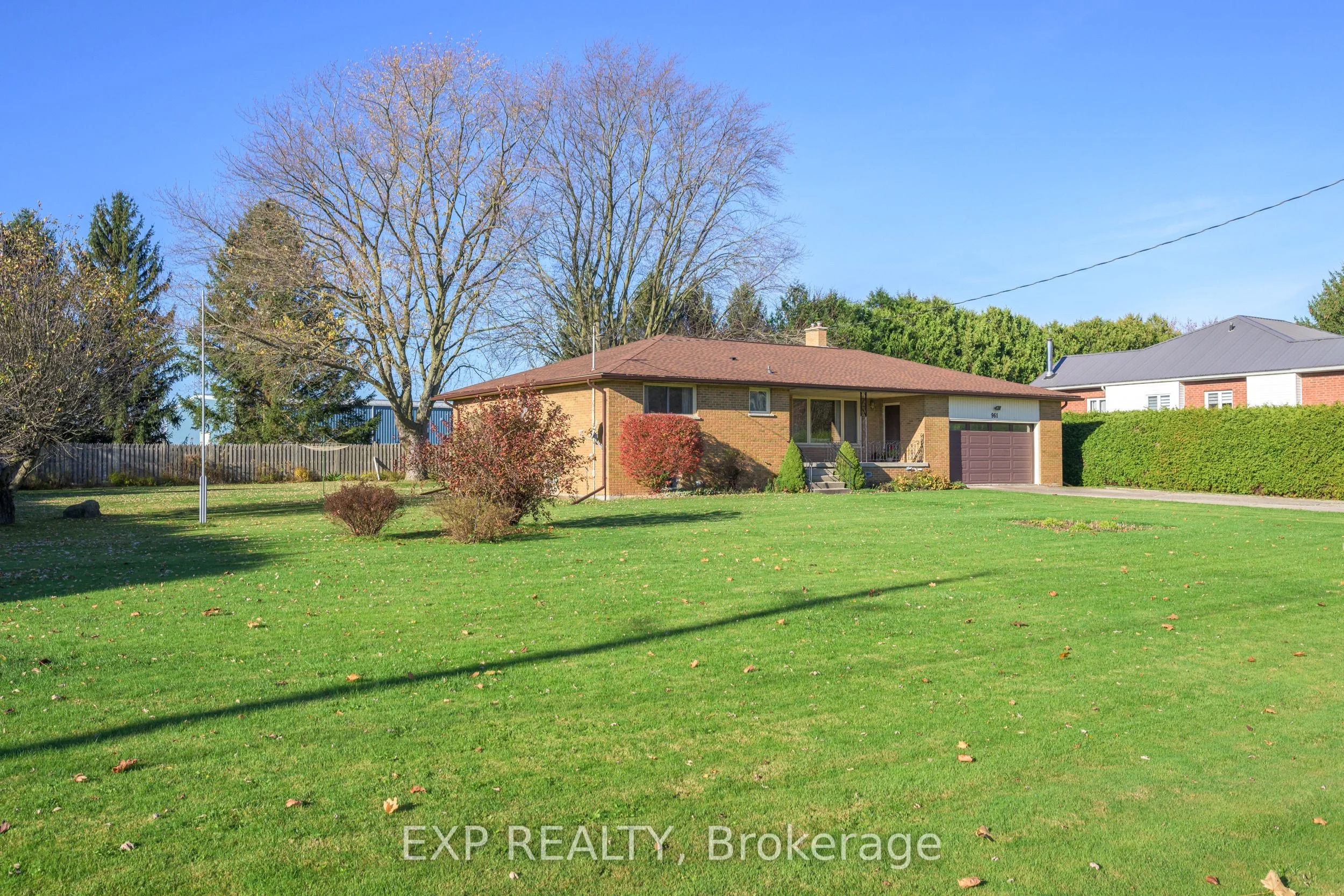 961 Crumlin Side Road, London East, On N5v 1r6
