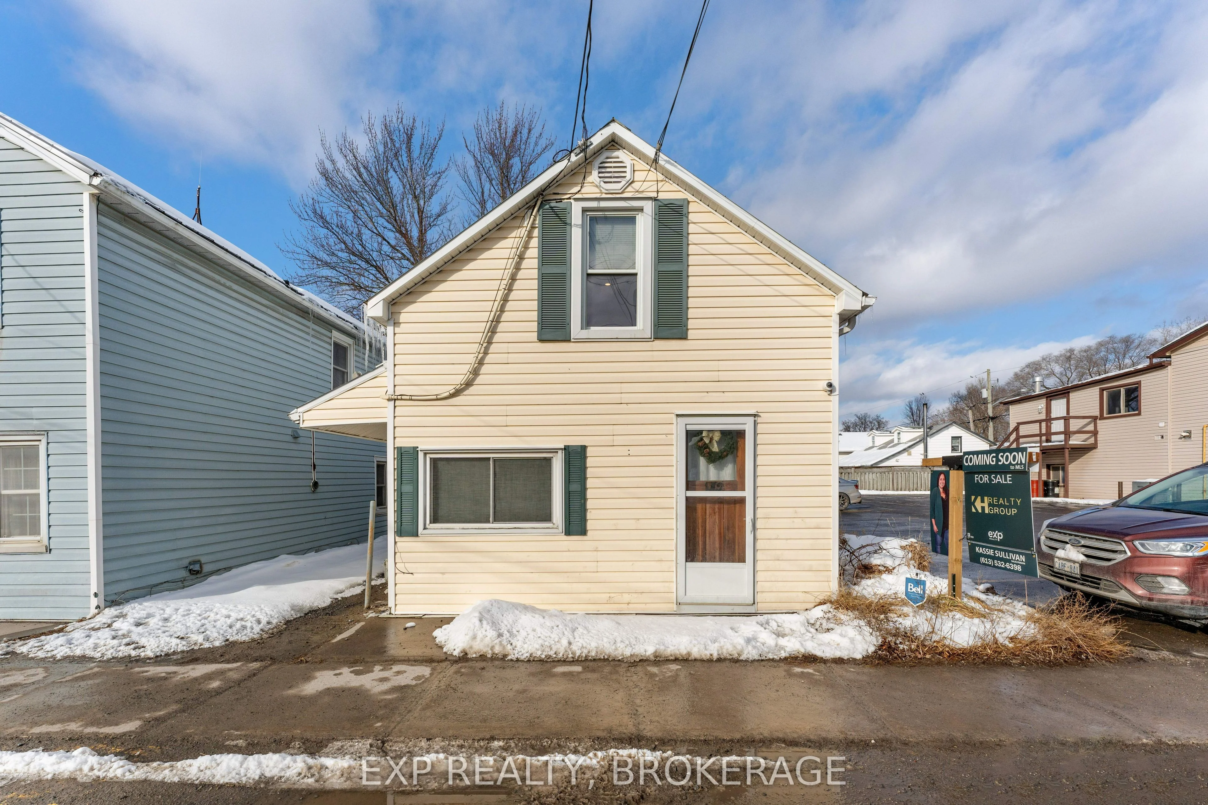 Detached in Loyalist