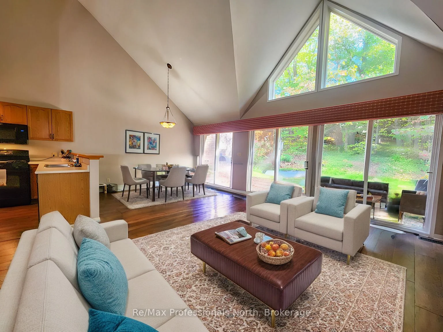 Condo Townhouse in Bracebridge