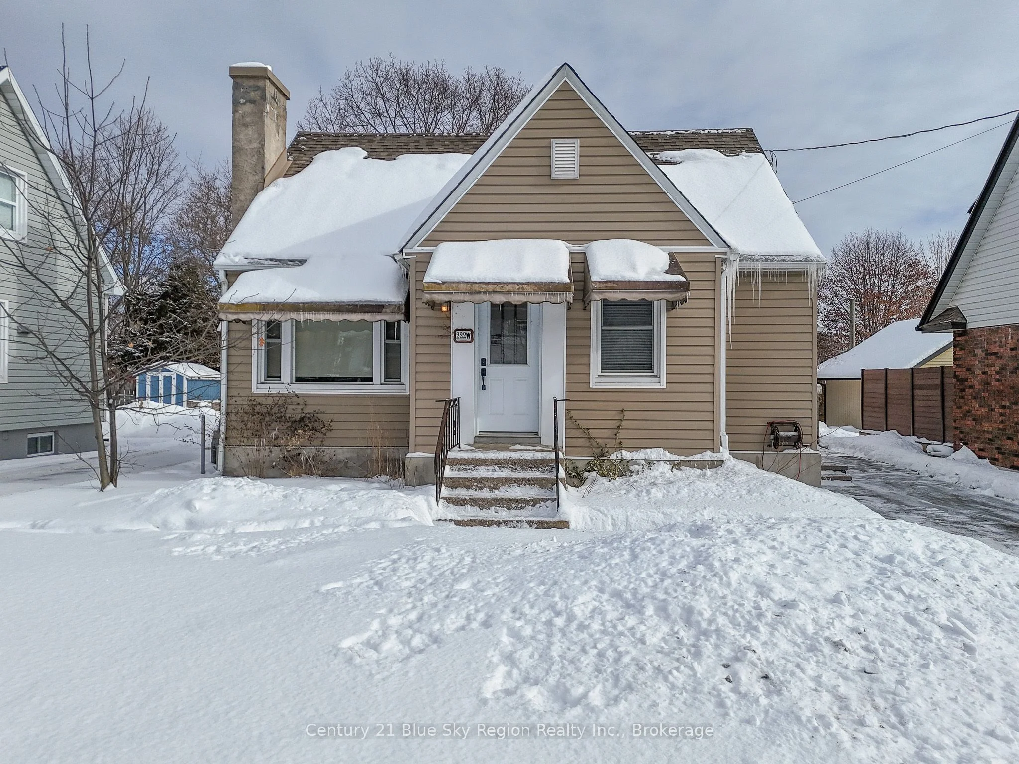 Detached in North Bay