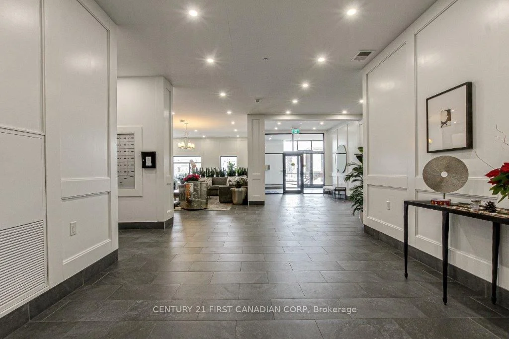 260 Villagewalk Boulevard 914, London North, ON N6G 0W6