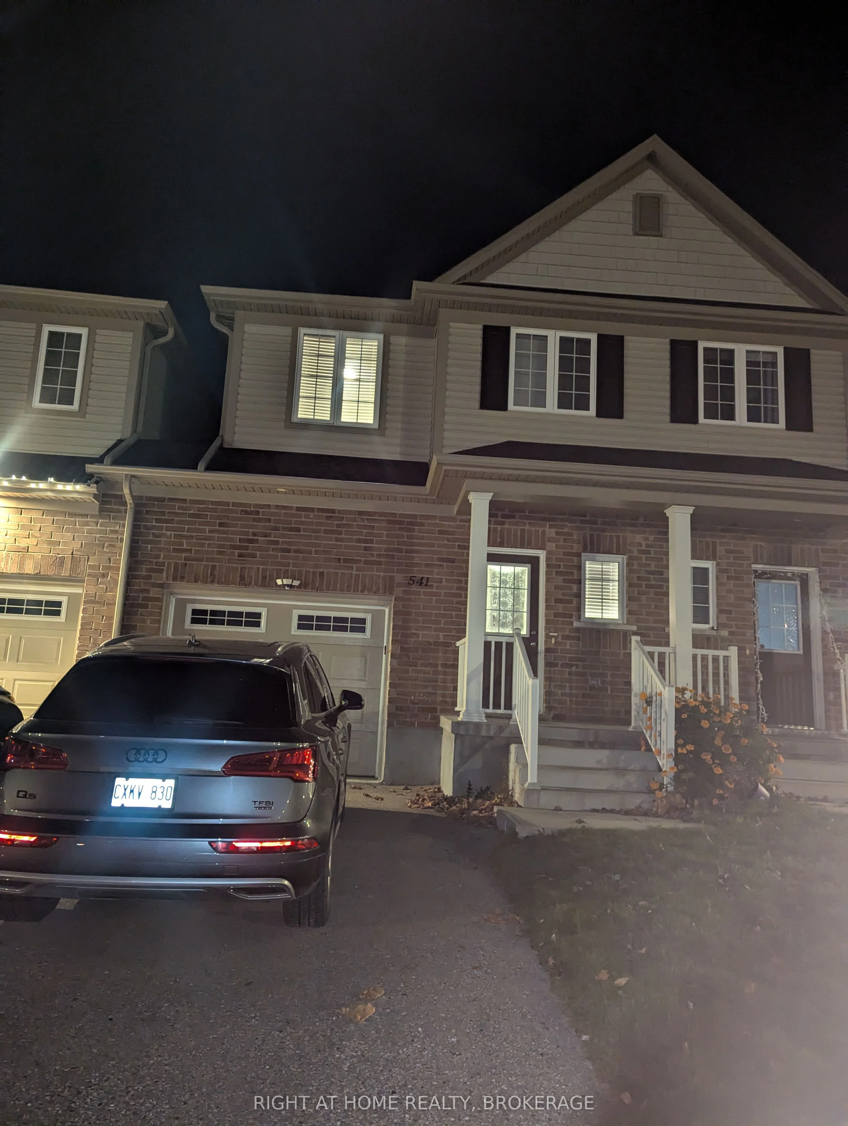 Att/Row/Townhouse in Kitchener